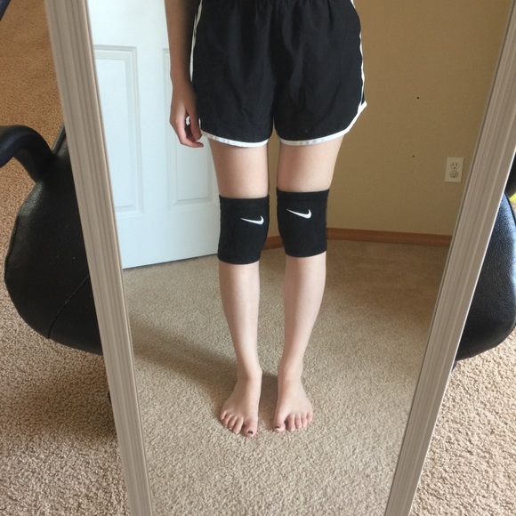 black nike knee pads